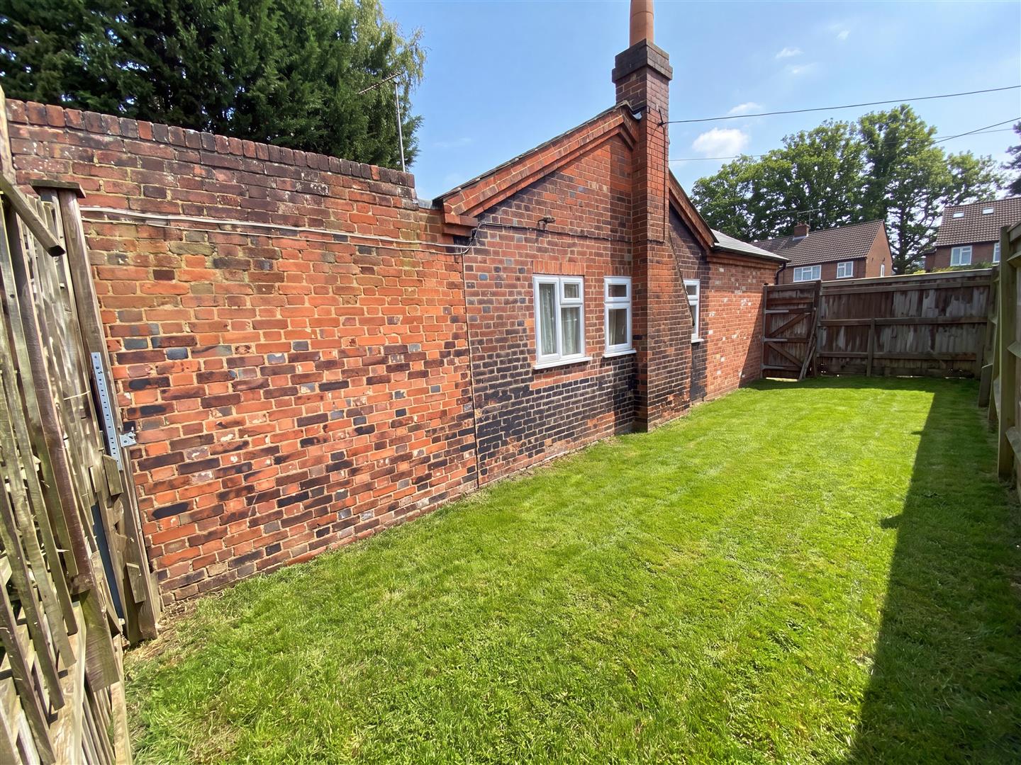 Fernbank Road, Ascot